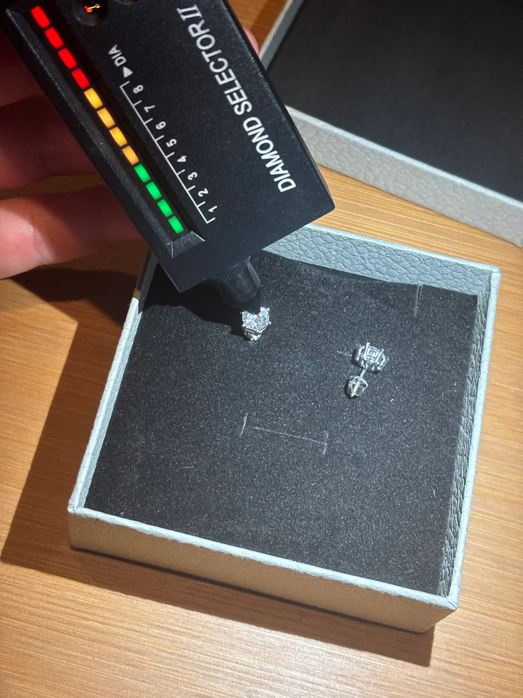 Sliver & Moissanite Stud earrings