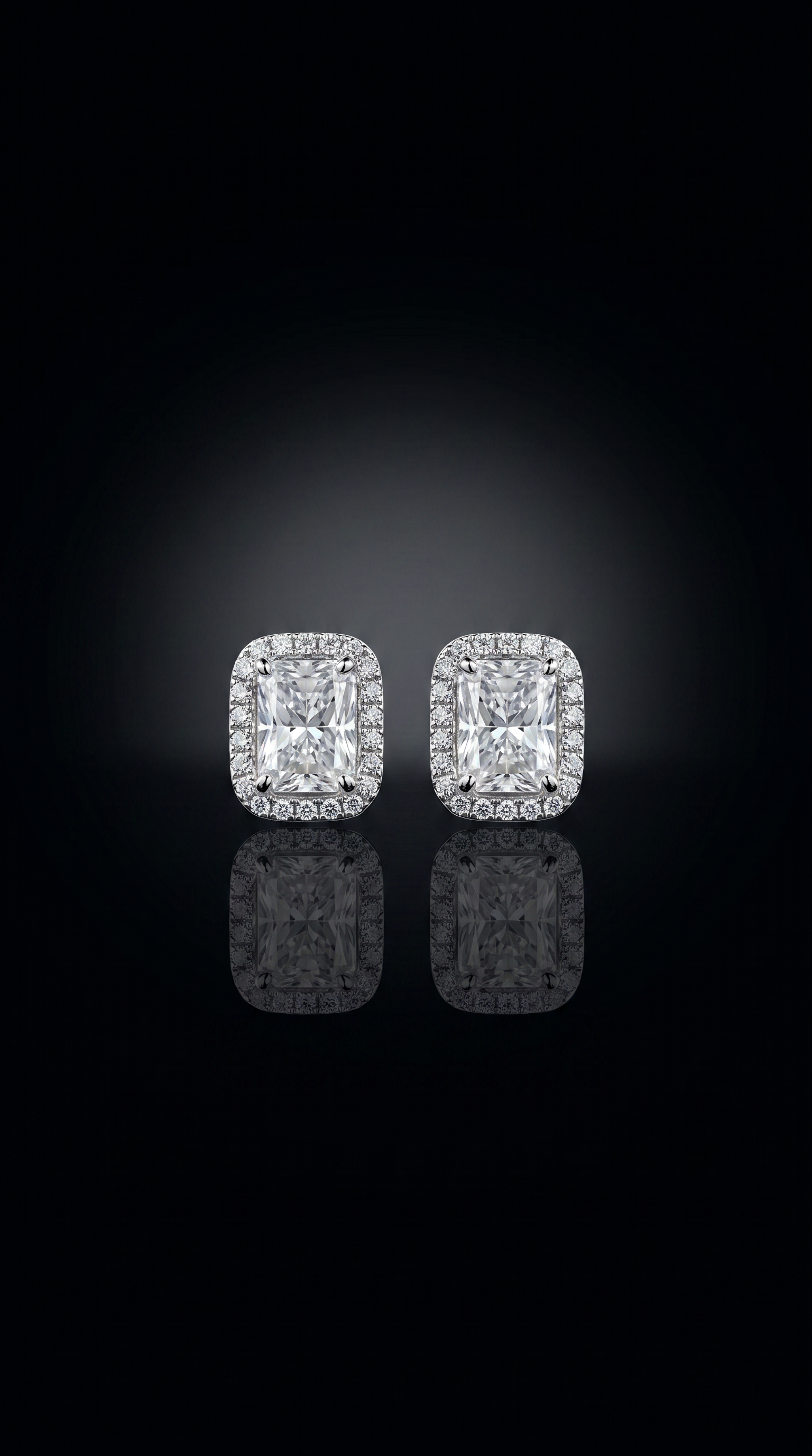 Aurivelle's 925 Sterling Silver & VVS Moissanite Halo Stud Earrings -Diamond-Like Shine| GRA Certified